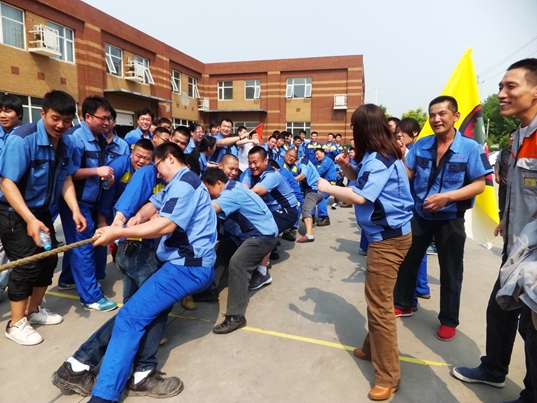 2015.04 凝人心、聚士气春季拔河比赛火热进行